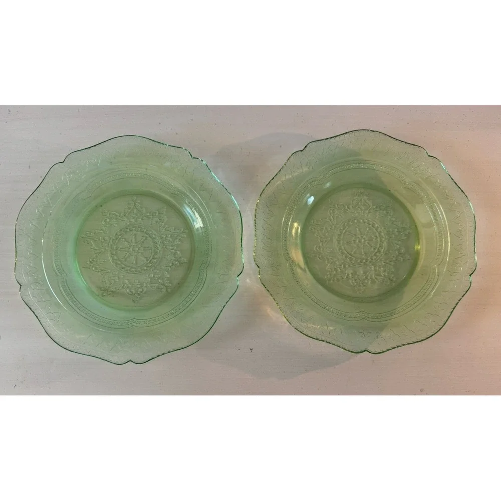 Set of 2 Federal Green Uranium Depression Glass Patrician Spoke Salad Plates UG